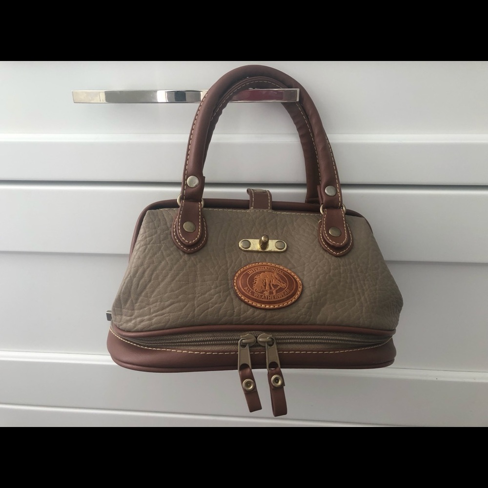 Adorable clutch